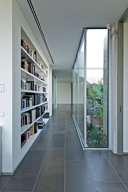 Maria Carreno - Ibiza - Bibliothek