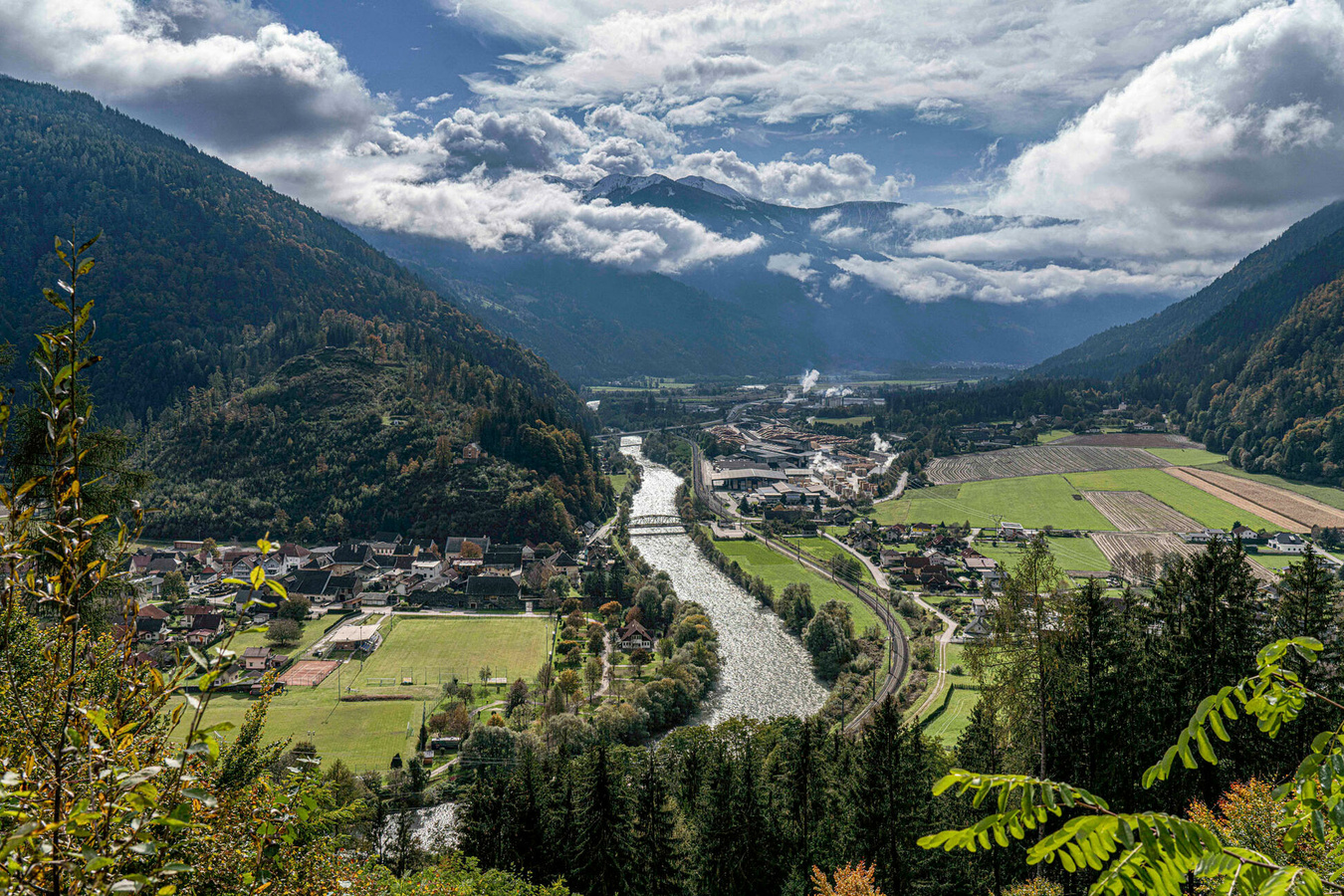 From Wood to Wonders 120 Jahre Hasslacher